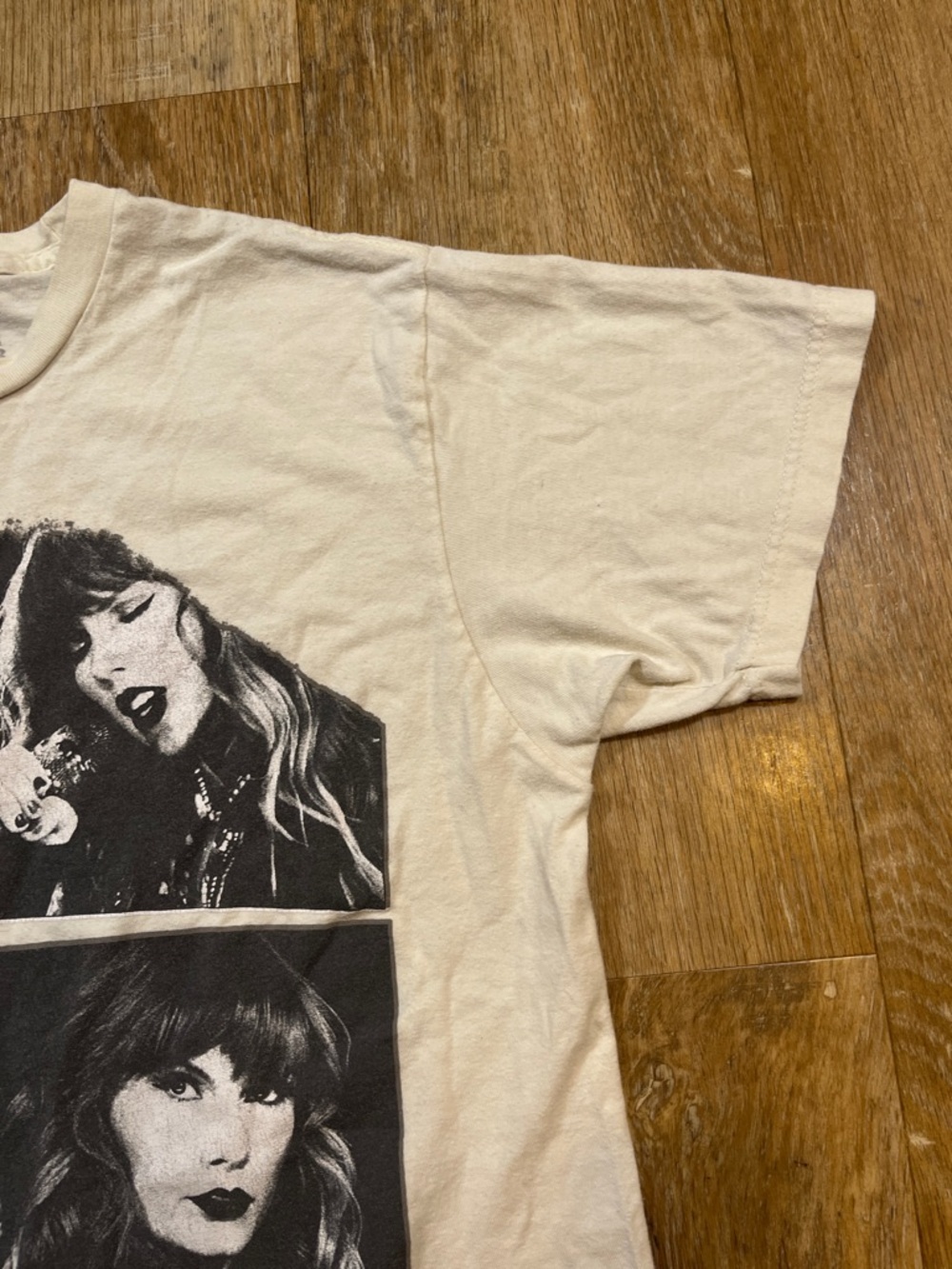 Taylor Swift The Eras Tour Graphic Concert Tee T-Shirt Medium M Folklore Cream - Picture 4 of 12